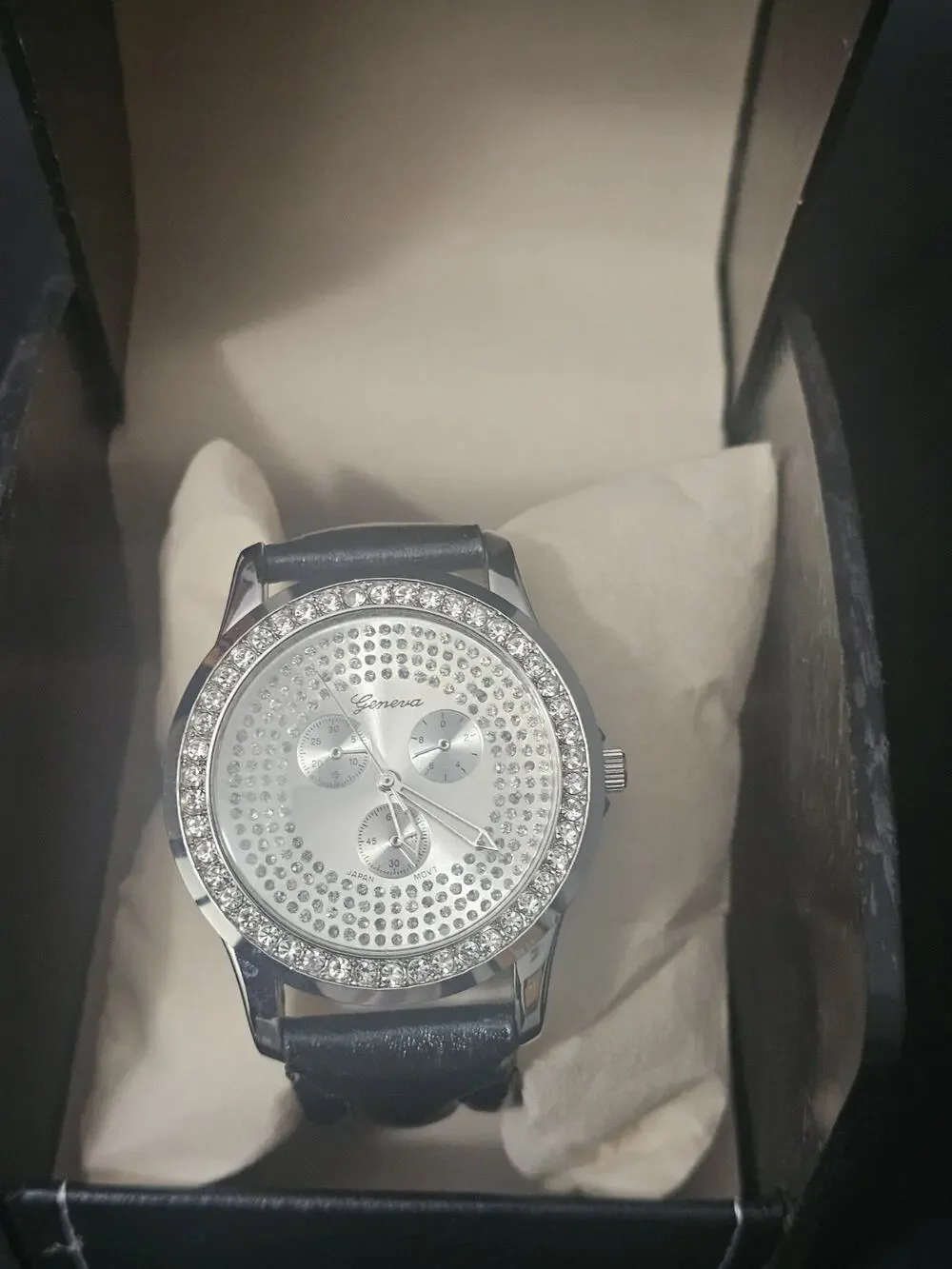 44.5mm silver crystal bezel Fashion Analog Quartz watch w/faux Leather Band